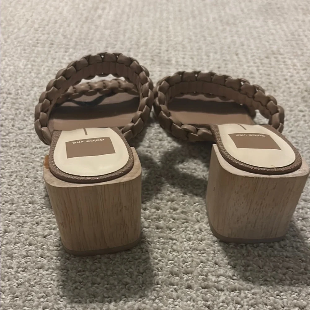 Dolce Vita Tan Sandals Slip-On Casual - Picture 3 of 4